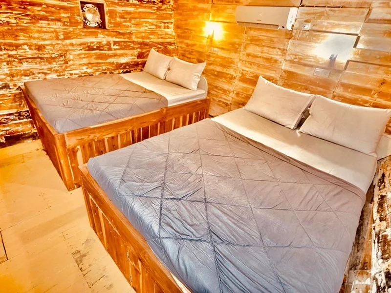 Voyager Family Room - Image 1